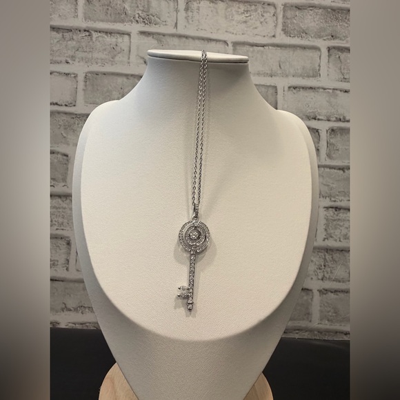 Swarovski Sparkling Dance Key
Pendant with Chain - Picture 4 of 9